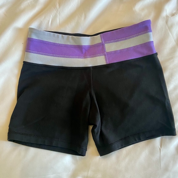 Lululemon Purple and Black Groove Shorts - Picture 5 of 5